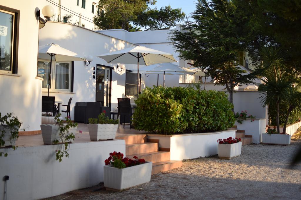 Argeste Club Vacanze ヴィエステ エクステリア 写真